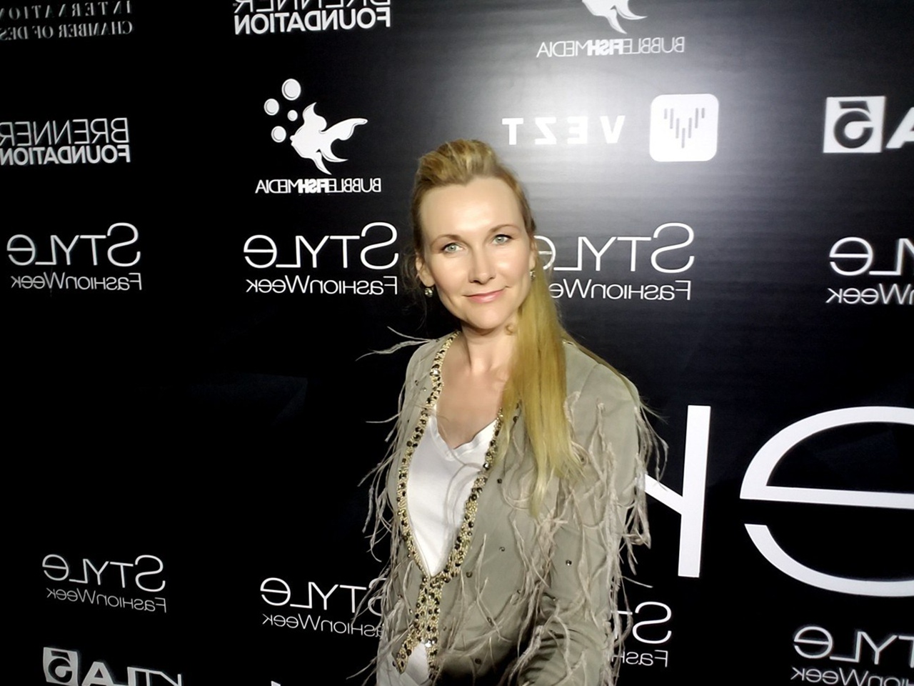 Juliana Polansky on the press wall at a Style Fashion Week event